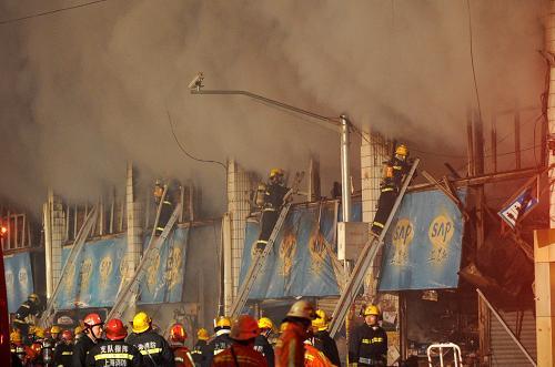 上海最大農產品市場突發火災，致6人遇難，食用農產品批發安全再敲警鐘
