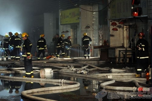 上海最大農產品批發市場突發火災，致6人遇難，安全警鐘再鳴
